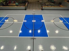 402 Lakeview Dr 201, Weston FL 33326