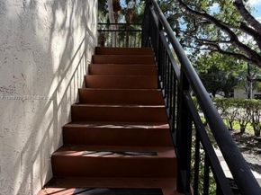 402 Lakeview Dr 201, Weston FL 33326