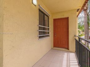 402 Lakeview Dr 201, Weston FL 33326