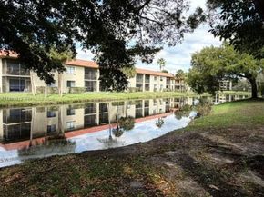 402 Lakeview Dr 201, Weston FL 33326
