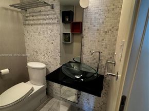 200 Biscayne Boulevar Way 3110, Miami FL 33131