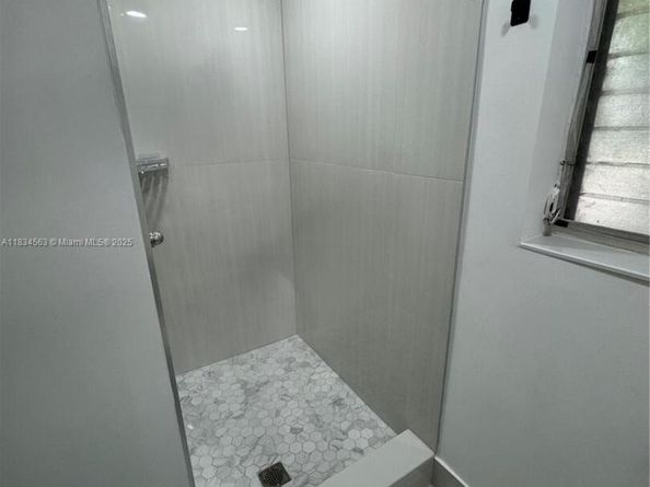 2036 NE 21st Ave, Fort Lauderdale FL 33305