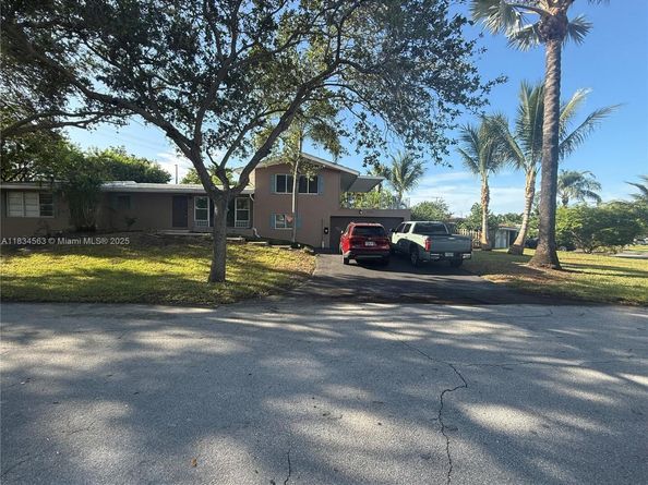 2036 NE 21st Ave, Fort Lauderdale FL 33305
