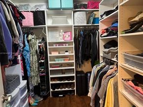 9894 Fairway Cove Ln, Plantation FL 33324