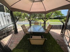 9894 Fairway Cove Ln, Plantation FL 33324