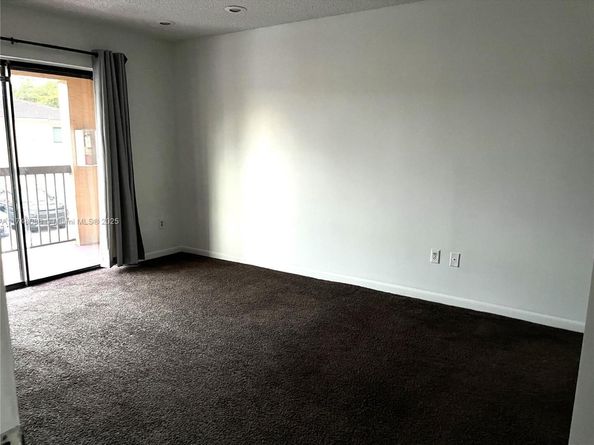 18224 Mediterranean Blvd 517, Hialeah FL 33015