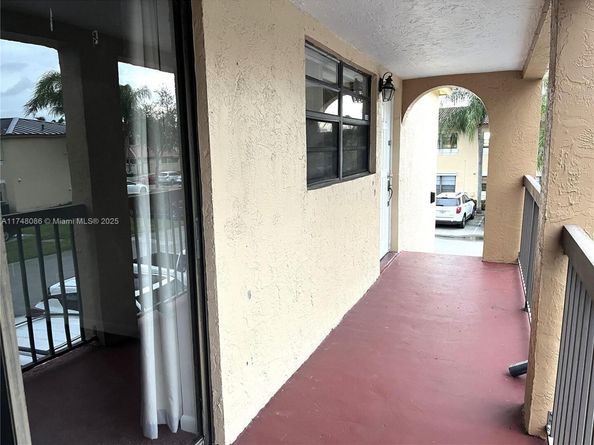 18224 Mediterranean Blvd 517, Hialeah FL 33015
