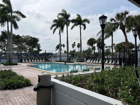18224 Mediterranean Blvd 517, Hialeah FL 33015