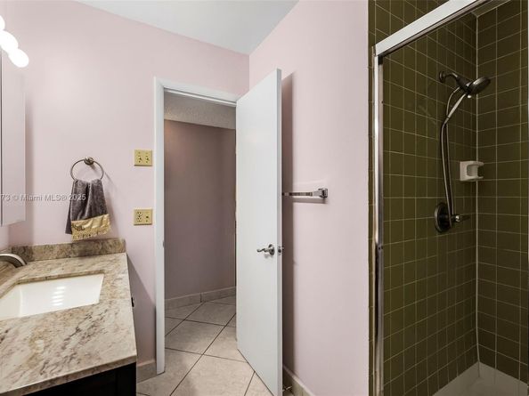 5300 Washington St U405, Hollywood FL 33021