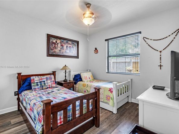 674 SE 33rd Ter, Homestead FL 33033