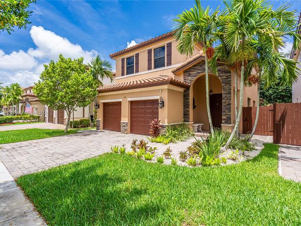 674 SE 33rd Ter, Homestead FL 33033