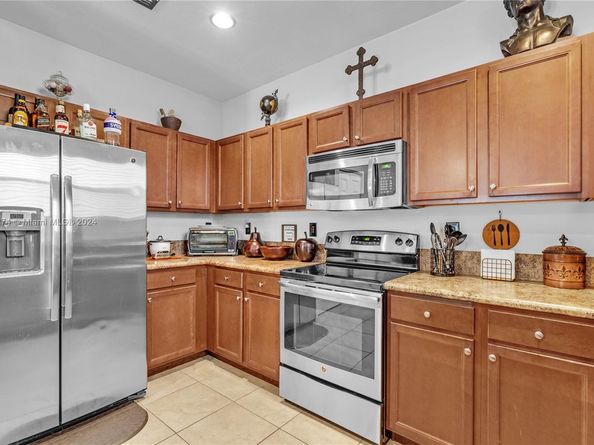 674 SE 33rd Ter, Homestead FL 33033