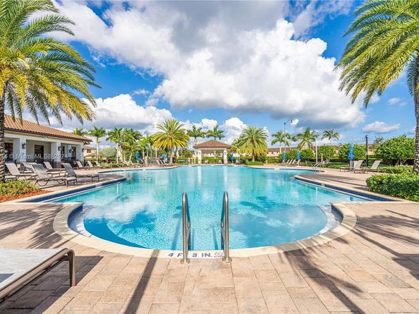 674 SE 33rd Ter, Homestead FL 33033