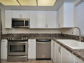 2101 NE 68th St 103, Fort Lauderdale FL 33308