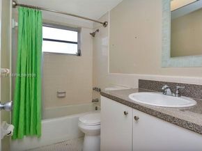 2101 NE 68th St 103, Fort Lauderdale FL 33308