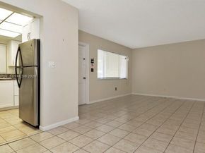 2101 NE 68th St 103, Fort Lauderdale FL 33308