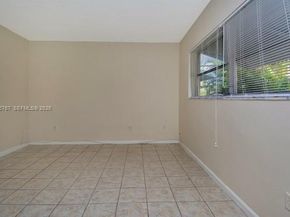 2101 NE 68th St 103, Fort Lauderdale FL 33308