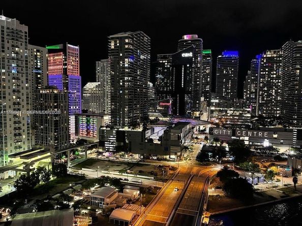 350 S Miami Ave 2714, Miami FL 33130