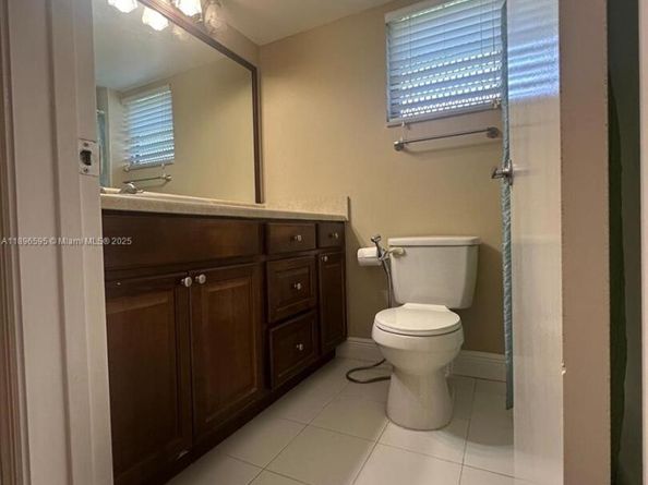9848 Marina Blvd 811, Boca Raton FL 33428