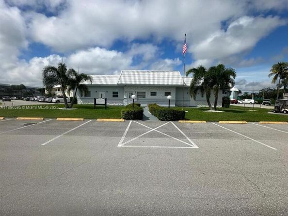 9848 Marina Blvd 811, Boca Raton FL 33428
