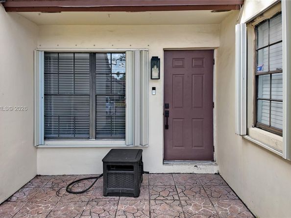 6353 NW 190th Ter, Hialeah FL 33015