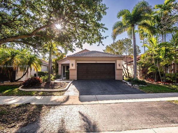 1558 Sunset Way, Weston FL 33327