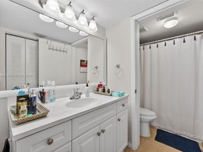 2890 N Oakland Forest Dr 308, Oakland Park FL 33309