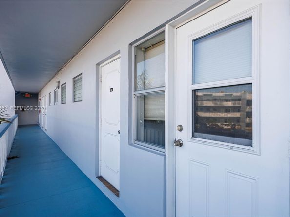 2300 Park Ln 203, Hollywood FL 33021
