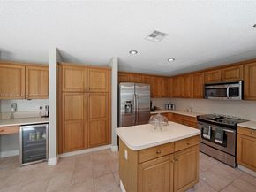 2093 NW 208th Ter, Pembroke Pines FL 33029