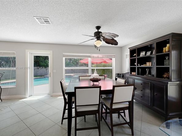 2093 NW 208th Ter, Pembroke Pines FL 33029