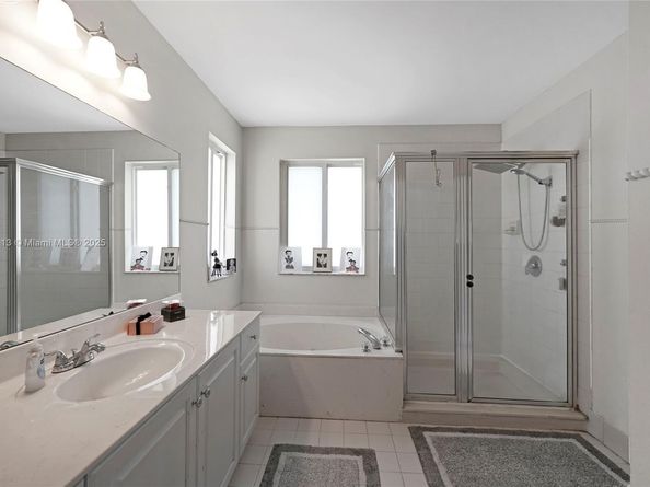 2093 NW 208th Ter, Pembroke Pines FL 33029