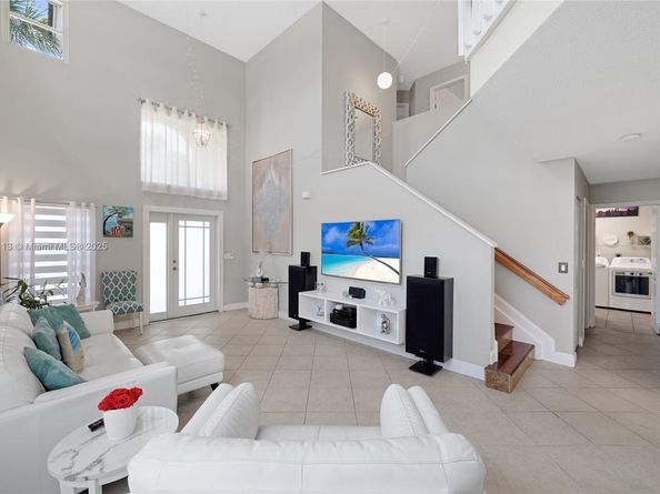 2093 NW 208th Ter, Pembroke Pines FL 33029