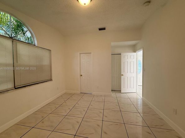 Undisclosed Address #A11926102, Miramar FL 33025