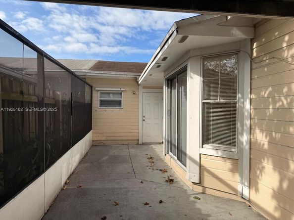 Undisclosed Address #A11926102, Miramar FL 33025