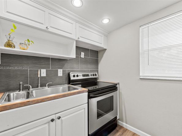 606 SW Natura Blvd 103, Deerfield Beach FL 33441