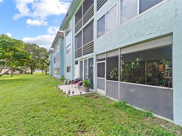 606 SW Natura Blvd 103, Deerfield Beach FL 33441