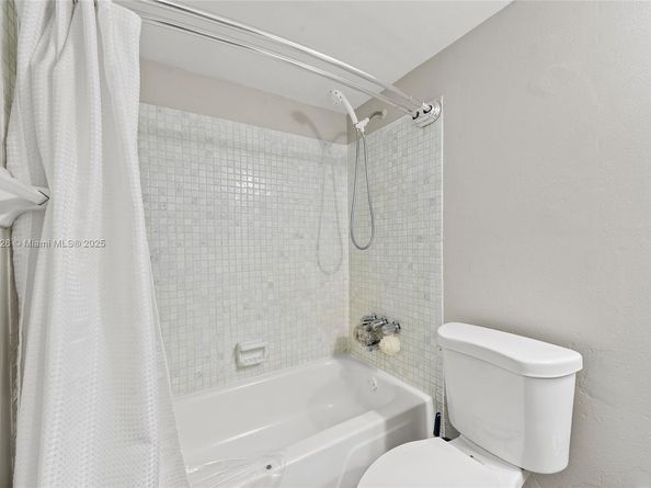 606 SW Natura Blvd 103, Deerfield Beach FL 33441