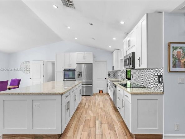 21784 Little Bear Ln, Boca Raton FL 33428