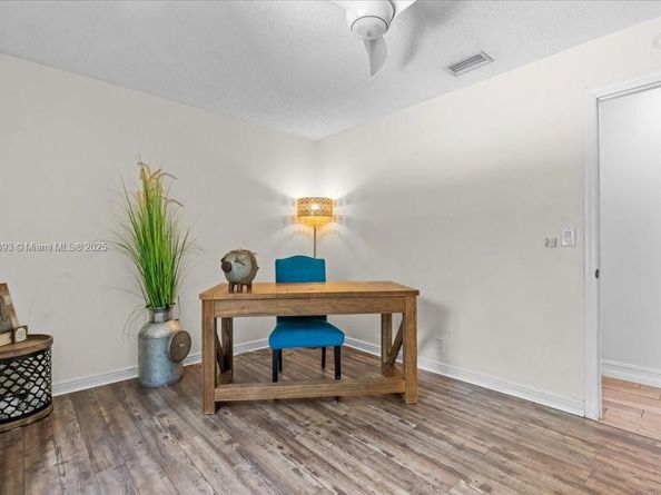 21784 Little Bear Ln, Boca Raton FL 33428