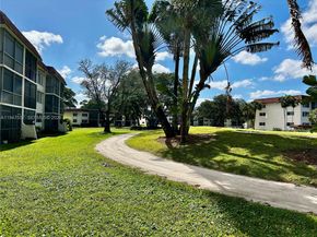 411 S Hollybrook Dr 105, Pembroke Pines FL 33025