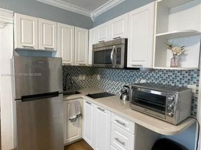 124 Mendoza Ave 2A, Coral Gables FL 33134