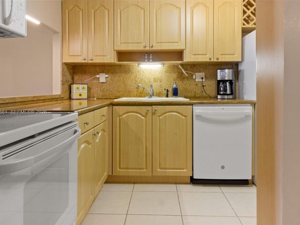 1849 S Ocean Dr 410, Hallandale Beach FL 33009