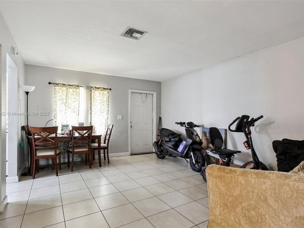 231 SW 8th Ct, Pompano Beach FL 33060