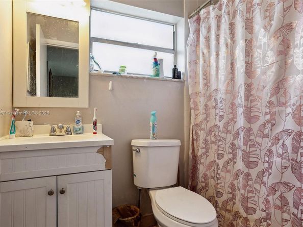 231 SW 8th Ct, Pompano Beach FL 33060