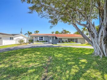 1950 NE 55th Ct