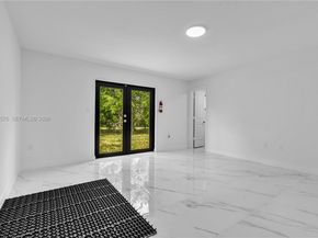 152 NW 18 St, Homestead FL 33030