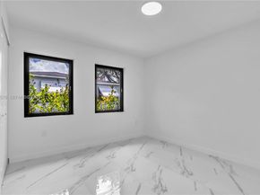 152 NW 18 St, Homestead FL 33030