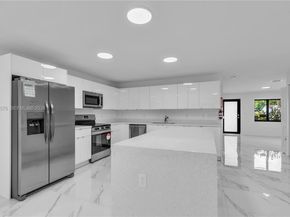 152 NW 18 St, Homestead FL 33030