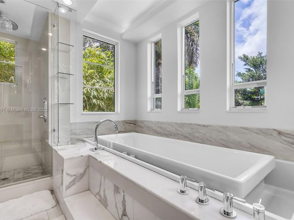 7320 SW 79th Ct, Miami FL 33143