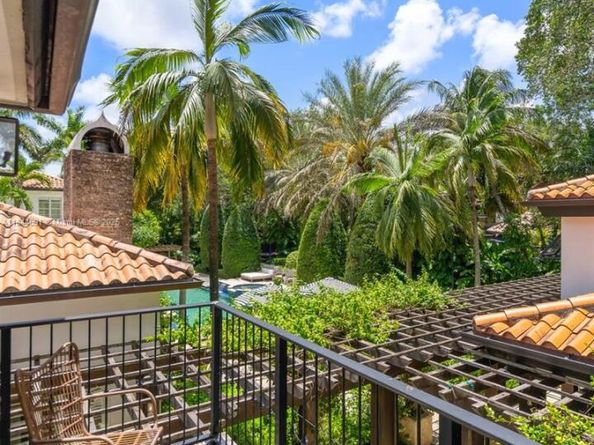 7320 SW 79th Ct, Miami FL 33143